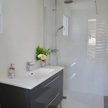 Prestige N5 - Piscine - 10 Personnes *